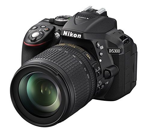 Nikon D5300 - Cámara réflex de 24.2 MP (Pantalla TFT LCD inclinable 3.2", Sensor CMOS DX, vídeo Full HD, AF dinámico con 39 Puntos, WiFi, GPS), Negro - Kit con Objetivo Nikkor AF-S DX VR 18-105 mm